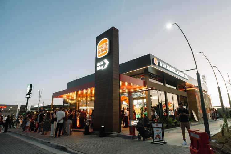 Burger King inauguró un nuevo local en Nordelta y sigue creciendo Burger King inauguró un nuevo local en Nordelta y sigue creciendo