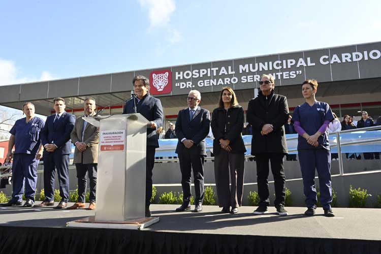 Julio Zamora inauguró el Hospital Municipal de Medicina Cardiovascular en Tigre, con 12 camas, quirófanos y angiógrafo digital.