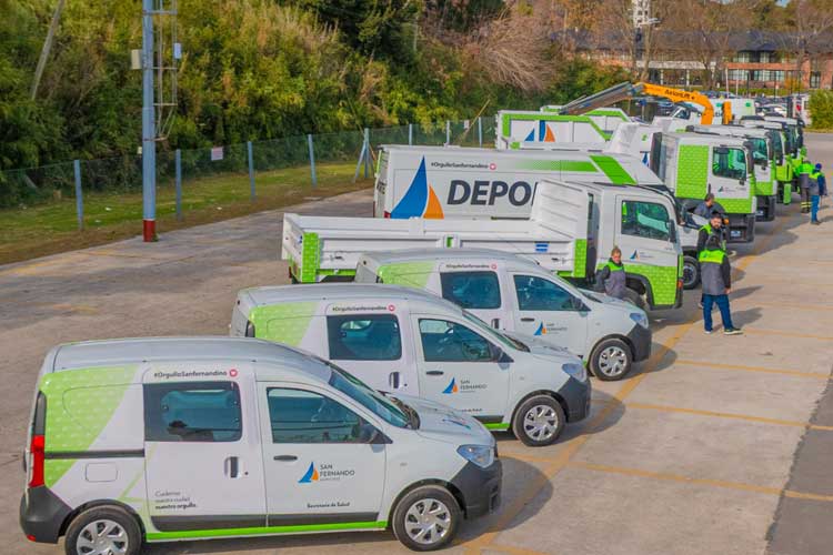 San Fernando incorporó 10 nuevos vehículos para reforzar los servicios municipales San Fernando incorporó 10 nuevos vehículos para reforzar los servicios municipales