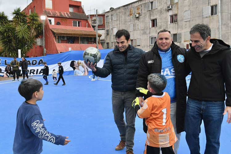 San Isidro renueva el Club Basi con una cancha de fútbol para chicos y chicas San Isidro renueva el Club Basi con una cancha de fútbol para chicos y chicas