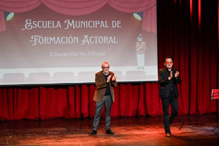 Julio Zamora y Álvaro Navia inauguraron la Escuela de Formación Actoral en Tigre Julio Zamora y Álvaro Navia inauguraron la Escuela de Formación Actoral en Tigre