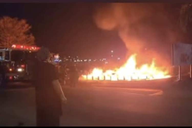 Incendio en Tigre: una lancha colectiva de Interisleña se prendió fuego cerca de la estación fluvial Incendio en Tigre: una lancha colectiva de Interisleña se prendió fuego cerca de la estación fluvial