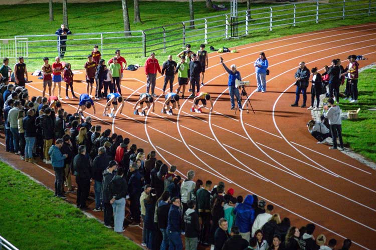 En el Polideportivo Sarmiento, Zamora presentó la Pista Municipal de Atletismo Abel Acevedo