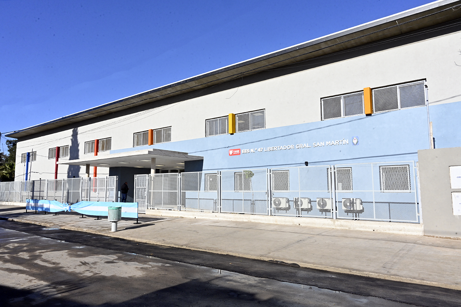 Julio Zamora presentó la Secundaria N°47 de Benavídez