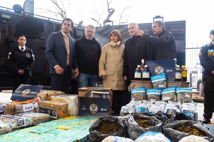 En San Isidro, la ministra de Seguridad Patricia Bullrich presentó estadísticas de incautaciones de drogas del primer semestre de 2025 En San Isidro, la ministra de Seguridad Patricia Bullrich presentó estadísticas de incautaciones de drogas del primer semestre de 2025