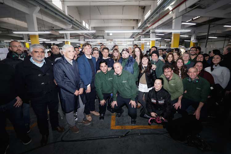 Kicillof en Vicente López: encuentro con pymes y trabajadores del sector textil Kicillof en Vicente López: encuentro con pymes y trabajadores del sector textil