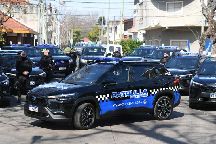 Vicente López refuerza la seguridad con nuevas motos y camionetas blindadas en la patrulla municipal Vicente López refuerza la seguridad con nuevas motos y camionetas blindadas en la patrulla municipal