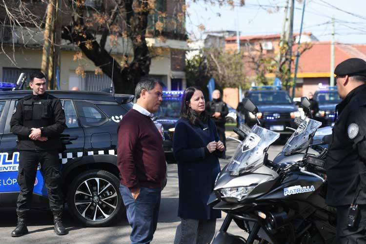 Vicente López refuerza la seguridad con nuevas motos y camionetas blindadas en la patrulla municipal Vicente López refuerza la seguridad con nuevas motos y camionetas blindadas en la patrulla municipal