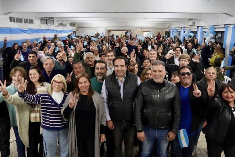 Federico Meca cerró campaña en San Isidro con acto multitudinario Federico Meca cerró campaña en San Isidro con acto multitudinario