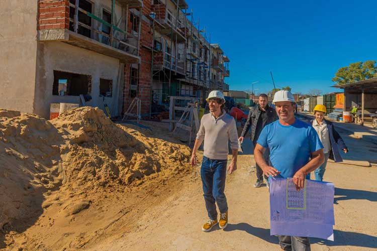 Juan Andreotti recorrió las obras de 127 viviendas en San Fernando Juan Andreotti recorrió las obras de 127 viviendas en San Fernando