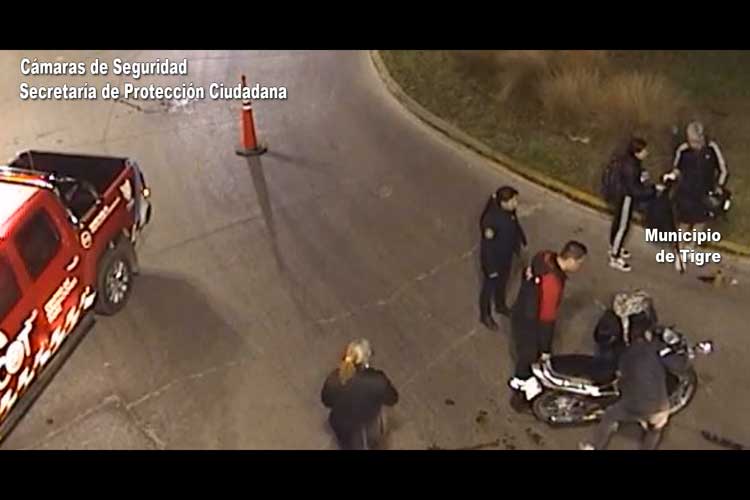 Accidente en Benavídez: una moto sin documentación chocó contra un auto en Ruta 27 Accidente en Benavídez: una moto sin documentación chocó contra un auto en Ruta 27