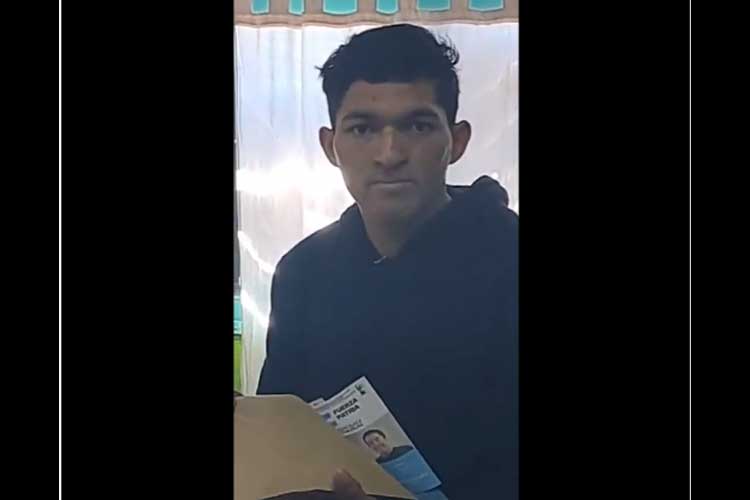 Detuvieron a un fiscal de La Libertad Avanza en Malvinas Argentinas por robar boletas de Fuerza Patria Detuvieron a un fiscal de La Libertad Avanza en Malvinas Argentinas por robar boletas de Fuerza Patria