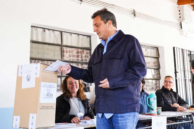 Sergio Massa votó en Tigre y afirmó que la elección es un termómetro de la sociedad Sergio Massa votó en Tigre y afirmó que la elección es un termómetro de la sociedad