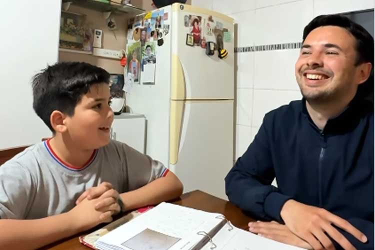 Sebastián Rovira compartió su primer video como concejal electo en Tigre junto a un niño de 9 años Sebastián Rovira compartió su primer video como concejal electo en Tigre junto a un niño de 9 años
