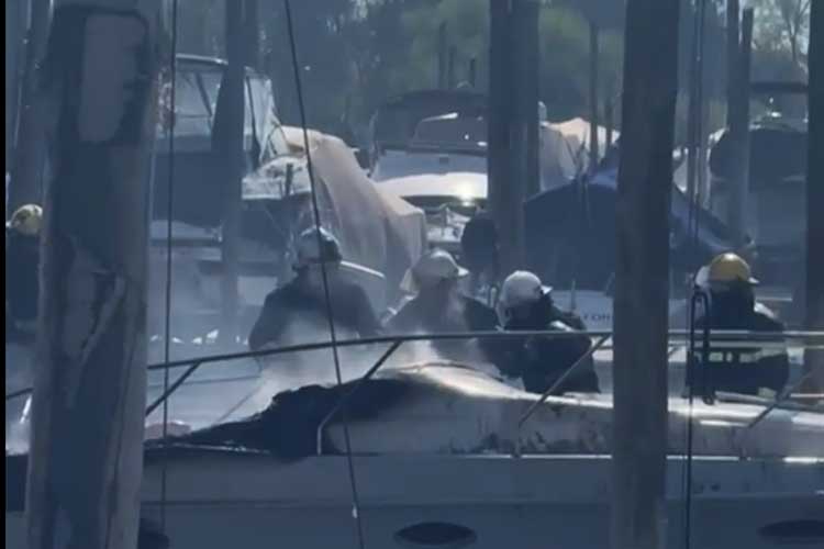 Incendio de yates en San Fernando: un empleado resultó herido en Amarras del Norte Incendio de yates en San Fernando: un empleado resultó herido en Amarras del Norte