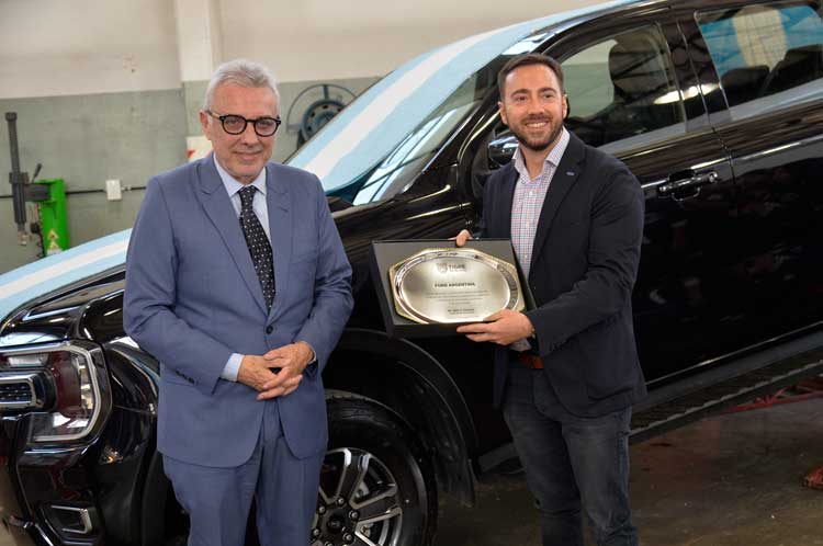 Ford donó una Ranger a la Escuela Técnica N°4 de Don Torcuato para prácticas educativas Ford donó una Ranger a la Escuela Técnica N°4 de Don Torcuato para prácticas educativas
