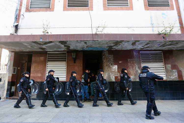 Desalojo en Almagro: la Ciudad recuperó un edificio usurpado hace 9 años y lo devolvió a su dueño