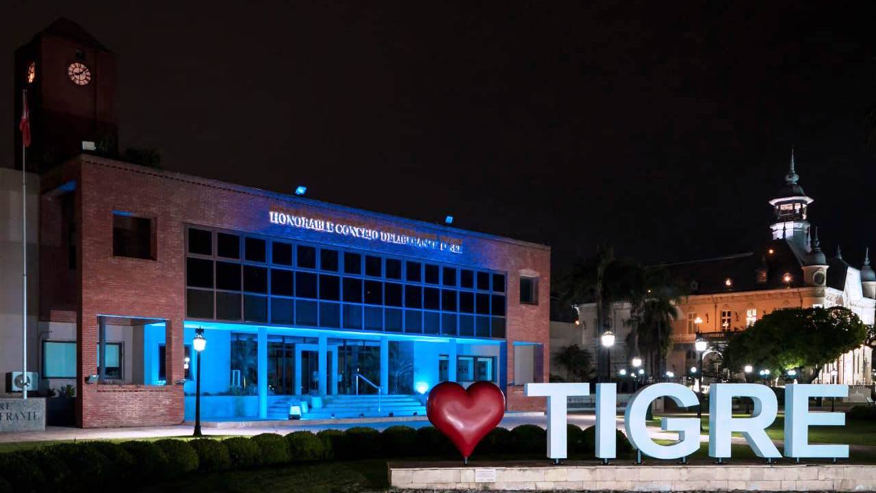 Tigre se viste de azul por la inclusión: así conmemoraron el Día de las Personas Sordas Tigre se viste de azul por la inclusión: así conmemoraron el Día de las Personas Sordas