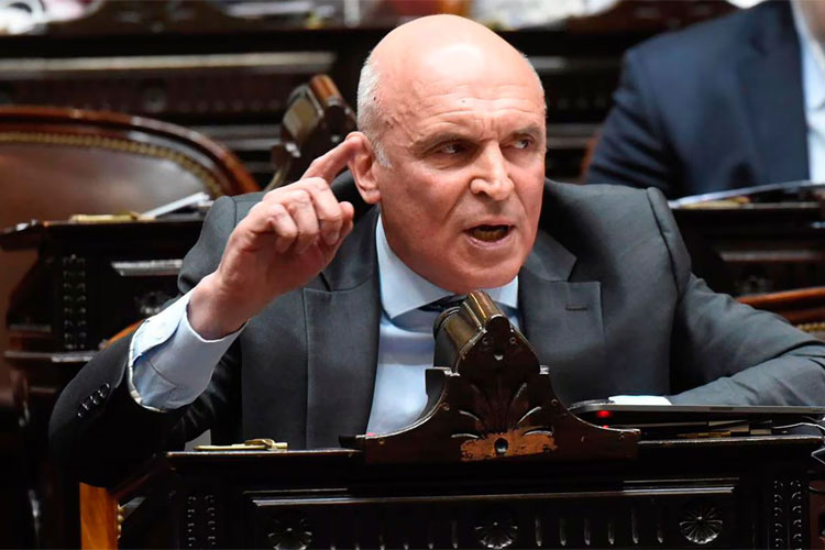 UxP pidió la remoción de José Luis Espert de la Comisión de Presupuesto por sus vínculos con Fred Machado UxP pidió la remoción de José Luis Espert de la Comisión de Presupuesto por sus vínculos con Fred Machado