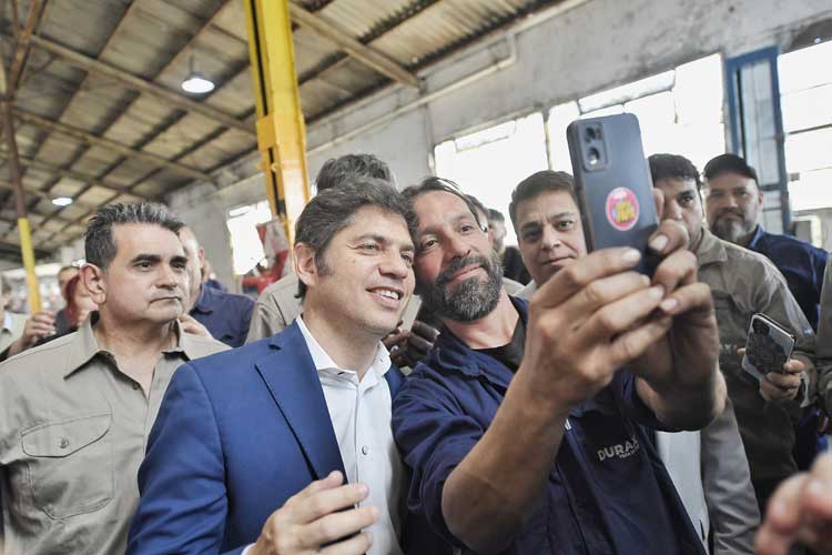 Kicillof advirtió que Milei “rifa el trabajo argentino” y llamó a defender la industria nacional Kicillof advirtió que Milei “rifa el trabajo argentino” y llamó a defender la industria nacional