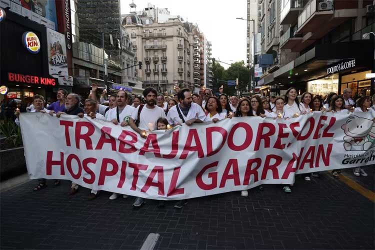 Trabajadores del Hospital Garrahan convocan a una caravana a Olivos para exigir la aplicación de leyes vetadas Trabajadores del Hospital Garrahan convocan a una caravana a Olivos para exigir la aplicación de leyes vetadas