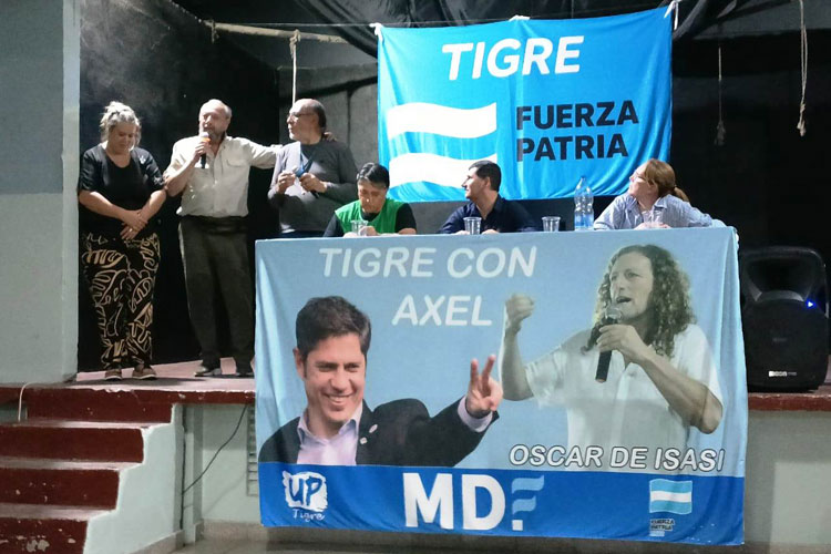 Organizaciones sindicales y políticas de Tigre participaron del acto de Fuerza Patria Organizaciones sindicales y políticas de Tigre participaron del acto de Fuerza Patria
