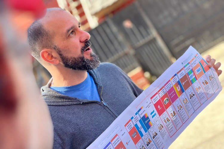 Referentes de Fuerza Patria, Noya y Pereyra, recorren Vicente López para fortalecer la participación rumbo al 26 de septiembre Referentes de Fuerza Patria, Noya y Pereyra, recorren Vicente López para fortalecer la participación rumbo al 26 de septiembre