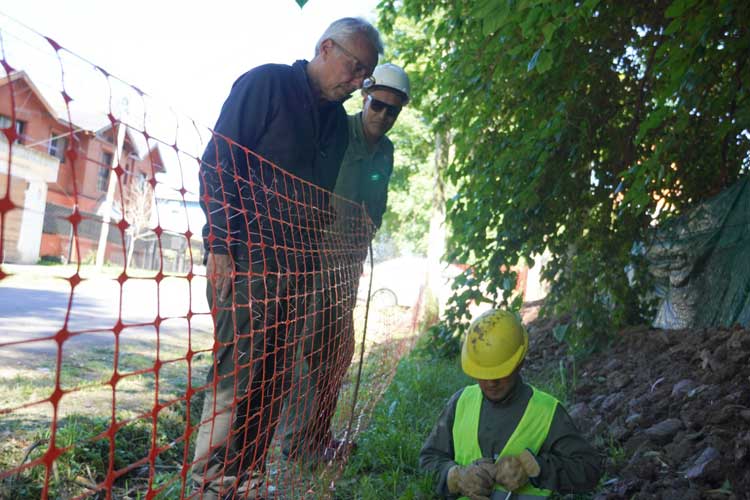 Julio Zamora recorrió trabajos de gasificación en Benavídez junto a vecinos