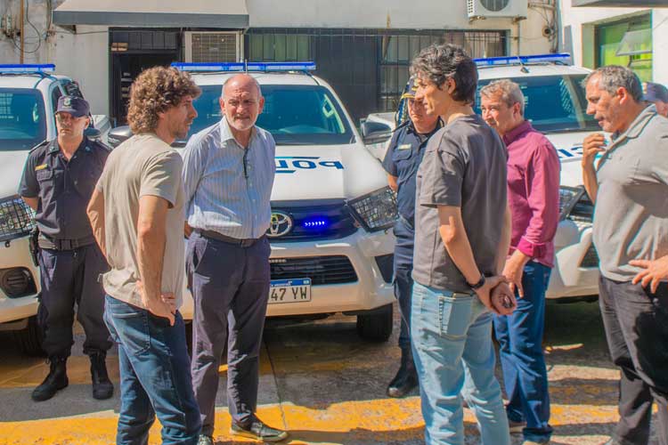 Juan Andreotti supervisó nuevos móviles policiales y cámaras con IA en San Fernando Juan Andreotti supervisó nuevos móviles policiales y cámaras con IA en San Fernando