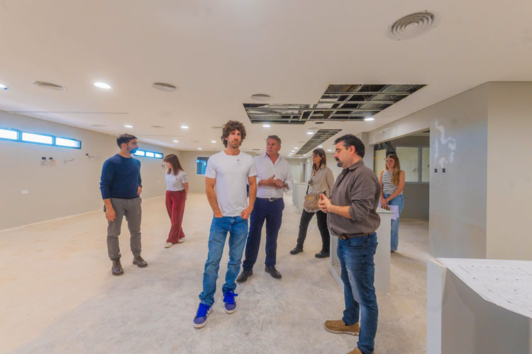 Juan Andreotti recorrió la obra del nuevo sector de internación pediátrica del Hospital Cordero en San Fernando Juan Andreotti recorrió la obra del nuevo sector de internación pediátrica del Hospital Cordero en San Fernando