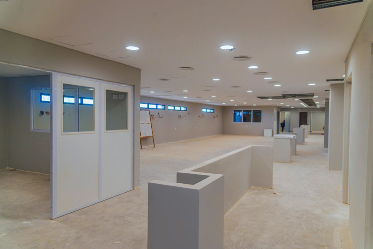 Juan Andreotti recorrió la obra del nuevo sector de internación pediátrica del Hospital Cordero en San Fernando