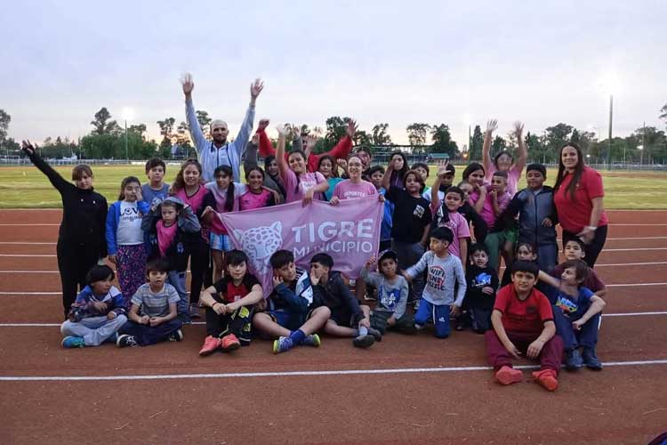 Jóvenes participaron de una jornada deportiva en la pista “Abel Acevedo” de Tigre Jóvenes participaron de una jornada deportiva en la pista “Abel Acevedo” de Tigre