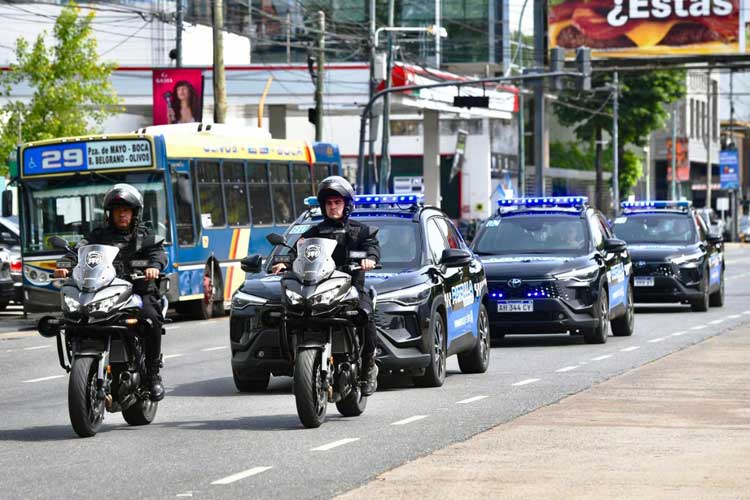 Vicente López incorporó nuevas patrullas y motos de última generación para reforzar la seguridad en los barrios