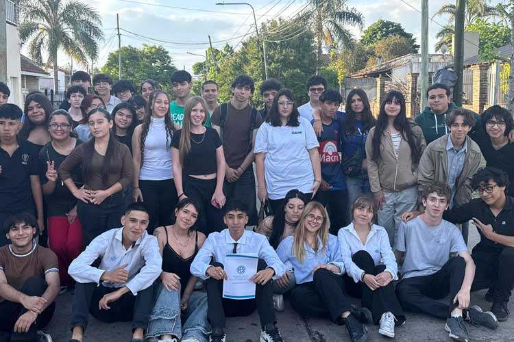 Con una gran convocatoria, se lanzó la Federación de Estudiantes Secundarios de Tigre Con una gran convocatoria, se lanzó la Federación de Estudiantes Secundarios de Tigre