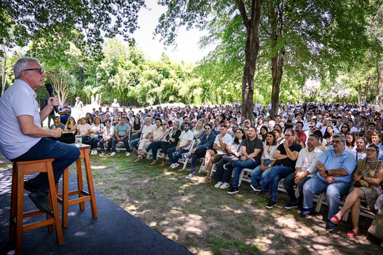 Julio Zamora encabezó el Día de la Militancia Peronista en Tigre y llamó a reflexionar sobre el futuro del PJ Julio Zamora encabezó el Día de la Militancia Peronista en Tigre y llamó a reflexionar sobre el futuro del PJ