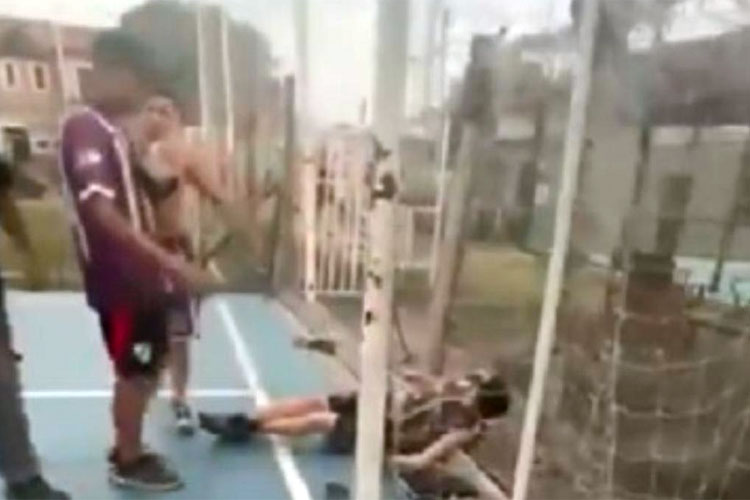 Dos detenidos por la brutal golpiza a un joven en una cancha de alquiler en Mariano Acosta