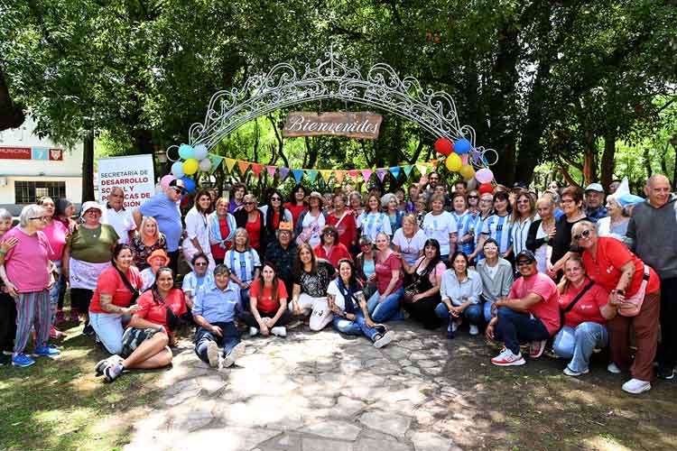 Gisela Zamora acompañó el cierre de año de los programas para adultos mayores en Tigre