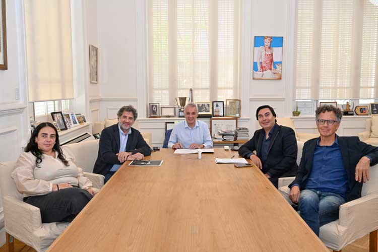 Julio Zamora firmó un convenio con Playspace y Haciendo Punta para impulsar el desarrollo comunitario en el barrio Almirante Brown Julio Zamora firmó un convenio con Playspace y Haciendo Punta para impulsar el desarrollo comunitario en el barrio Almirante Brown