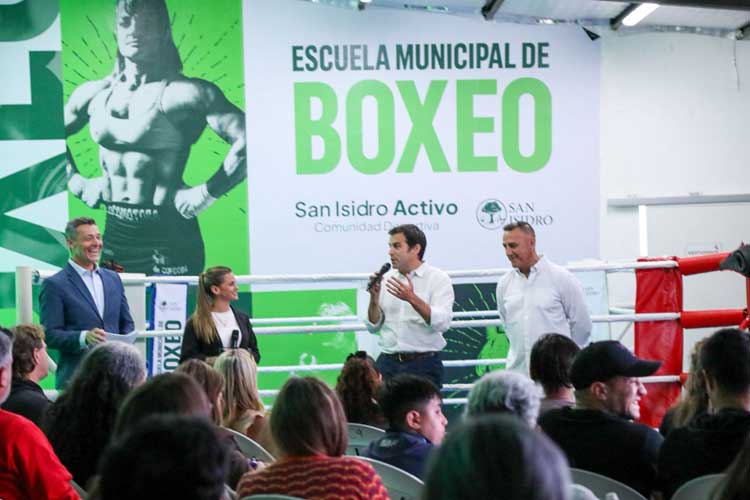 San Isidro reinauguró su Escuela de Boxeo y homenajeó a la Locomotora Oliveras
