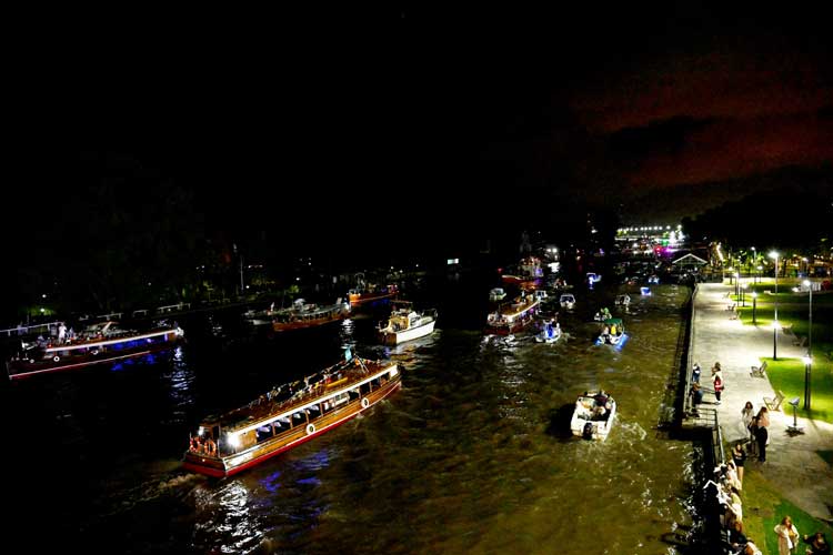 Con misa y procesión por el río Luján, Tigre honró el Día de la Virgen Con misa y procesión por el río Luján, Tigre honró el Día de la Virgen