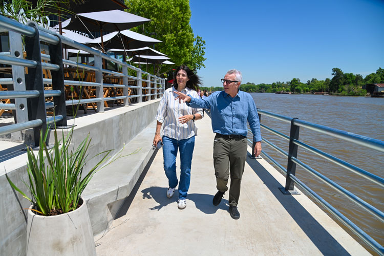 El Puerto de Frutos de Tigre amplía su zona peatonal con un mirador frente al río