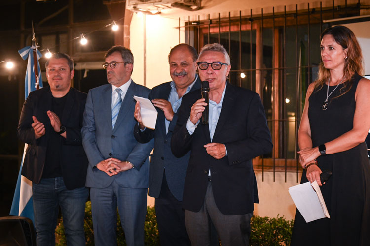 Julio Zamora participó del cierre anual de la Unión Industrial de Tigre junto a empresarios locales Julio Zamora participó del cierre anual de la Unión Industrial de Tigre junto a empresarios locales