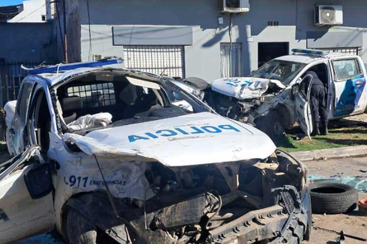 Choque de patrulleros en González Catán: cuatro policías heridos tras una persecución Choque de patrulleros en González Catán: cuatro policías heridos tras una persecución