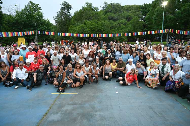 Julio Zamora participó del cierre de actividades en los polideportivos de Tigre Julio Zamora participó del cierre de actividades en los polideportivos de Tigre