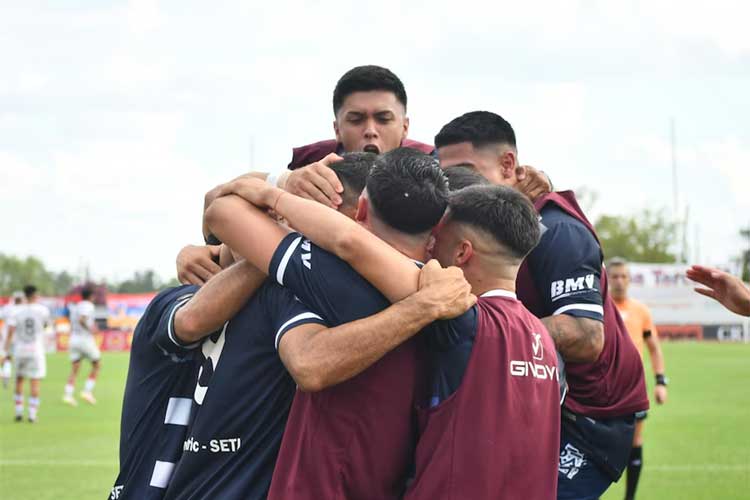 Acassuso ascendió a la Primera Nacional tras 79 años al vencer a Deportivo Armenio
