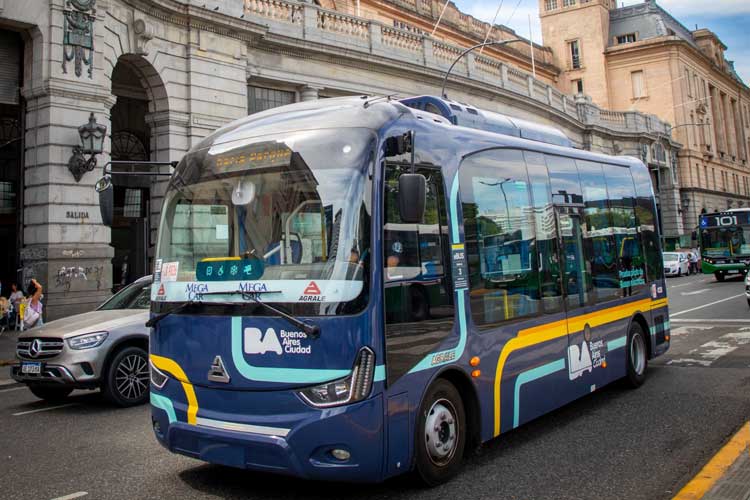 El e-Buse n la Ciudad de Buenos Aires amplía su recorrido y ya conecta Retiro con el Puerto