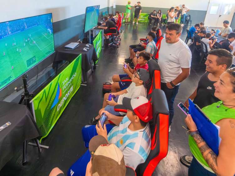 San Fernando suma talleres de gaming y DJ en sus Polideportivos durante el verano