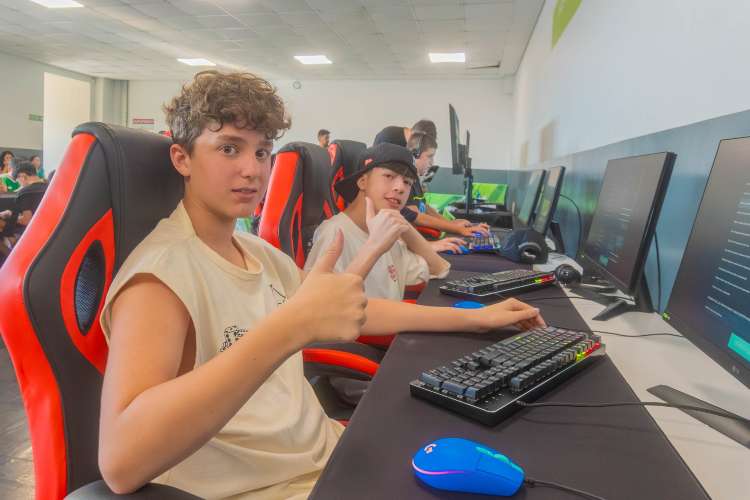 San Fernando suma talleres de gaming y DJ en sus Polideportivos durante el verano.