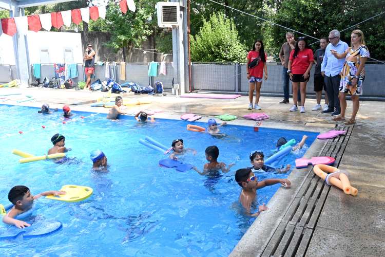 Julio Zamora recorrió la Colonia de Verano 2026 en General Pacheco y destacó la inversión en infraestructura deportiva.