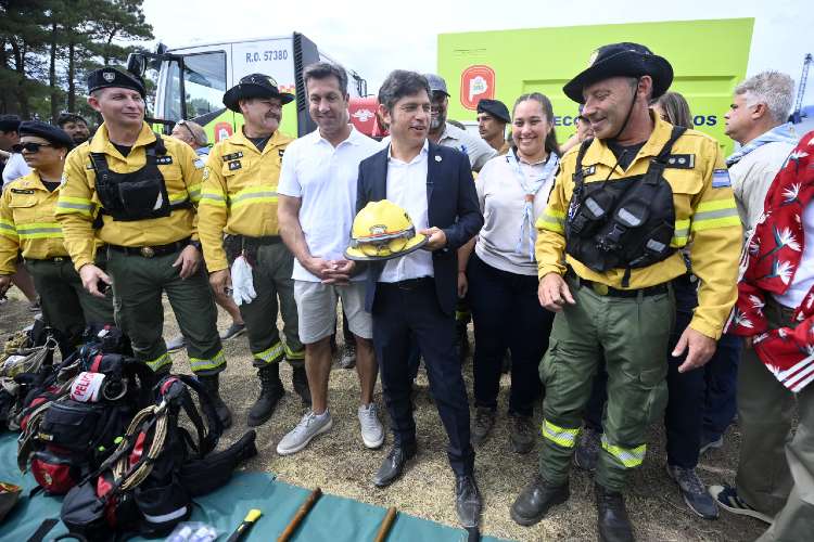 Kicillof participó de una jornada de formación y prevención de incendios forestales en Necochea
